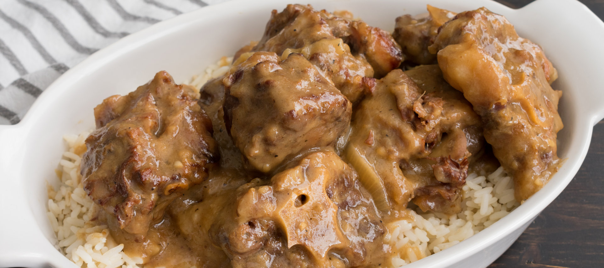 oxtails smothered in onion gravy